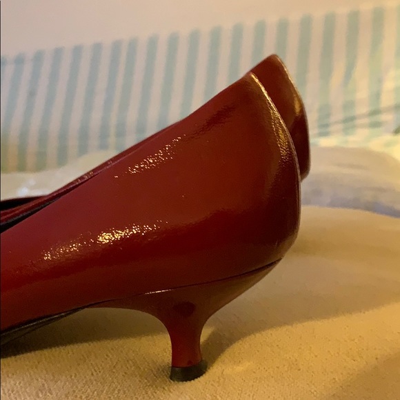 Shoe - Picture 3 of 4